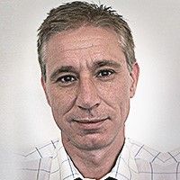 Head shot of Mark Cummings
