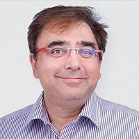 Headshot of Dr Ash Peshen 