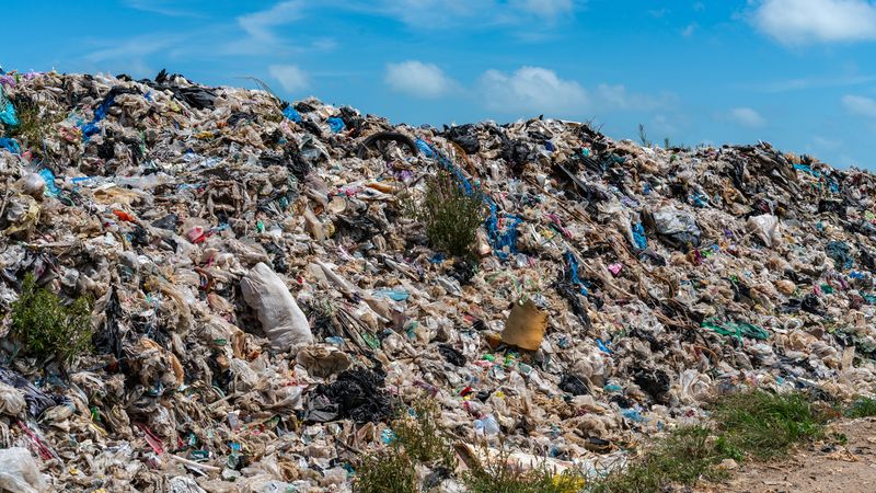 An image of a huge mound of rubbish.