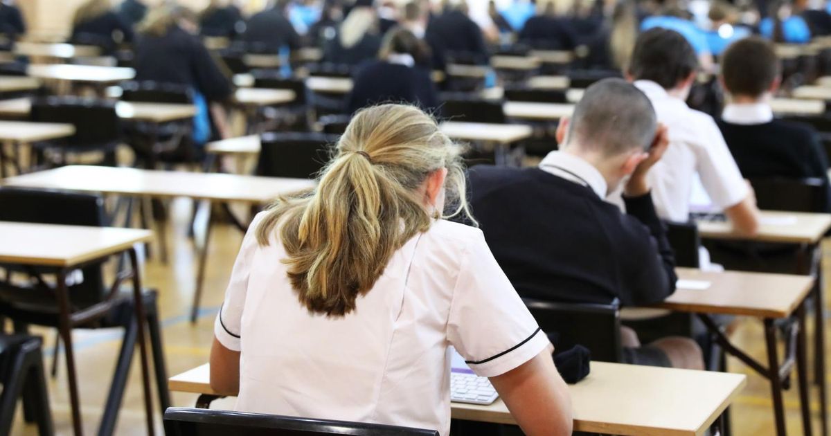Pupils to collect GCSE results today - News & Features - Kent County ...