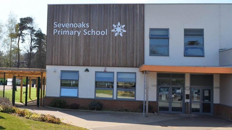 A photograph of a building - Sevenoaks Primary School.